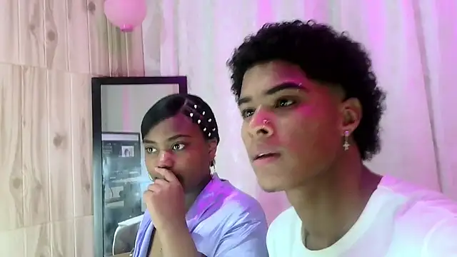 Snapshot of Pasion_morena chatting on November 14, 2025, 5:11 am Pasion morena online show from November 14, 2025, 5:11 am