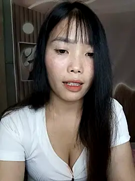 Snapshot of Fish_yellow chatting on November 4, 2025, 7:12 am Fish yellow online show from November 4, 2025, 7:12 am