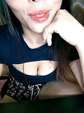 Snapshot of Fish_yellow chatting on November 8, 2025, 12:47 am Fish yellow online show from November 8, 2025, 12:47 am