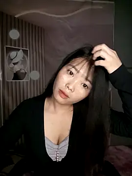 Snapshot of Fish_yellow chatting on November 9, 2025, 8:13 pm Fish yellow online show from November 9, 2025, 8:13 pm