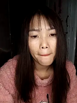 Snapshot of Fish_yellow chatting on November 18, 2025, 10:13 pm Fish yellow online show from November 18, 2025, 10:13 pm