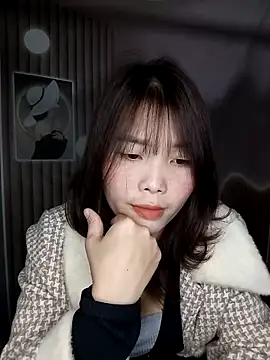 Snapshot of Fish_yellow chatting on December 4, 2025, 1:32 pm Fish yellow online show from December 4, 2025, 1:32 pm