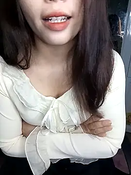 Snapshot of Fish_yellow chatting on November 24, 2025, 2:17 pm Fish yellow online show from November 24, 2025, 2:17 pm