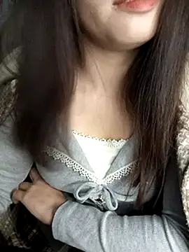 Snapshot of Fish_yellow chatting on November 23, 2025, 10:42 pm Fish yellow online show from November 23, 2025, 10:42 pm