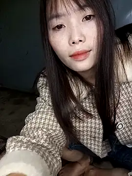 Snapshot of Fish_yellow chatting on November 19, 2025, 1:00 pm Fish yellow online show from November 19, 2025, 1:00 pm