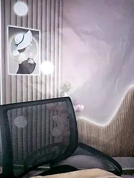 Snapshot of Fish_yellow chatting on November 26, 2025, 3:34 pm Fish yellow online show from November 26, 2025, 3:34 pm