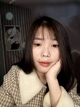 Snapshot of Fish_yellow chatting on November 15, 2025, 10:19 am Fish yellow online show from November 15, 2025, 10:19 am