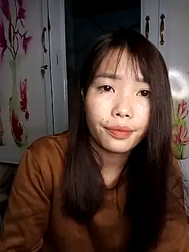 Snapshot of Fish_yellow chatting on November 13, 2025, 7:18 pm Fish yellow online show from November 13, 2025, 7:18 pm