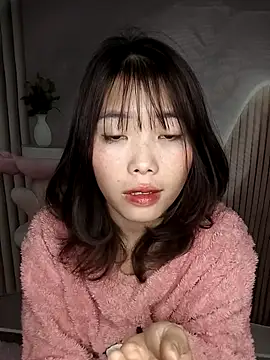 Snapshot of Fish_yellow chatting on November 28, 2025, 8:53 pm Fish yellow online show from November 28, 2025, 8:53 pm