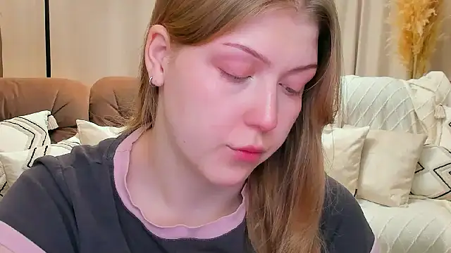 Snapshot of Stella_Light chatting on December 20, 2025, 4:15 am Stella Light online show from December 20, 2025, 4:15 am