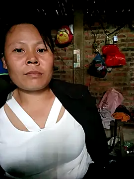 Snapshot of Lilian-n chatting on October 20, 2025, 1:29 am Lilian-n online show from October 20, 2025, 1:29 am