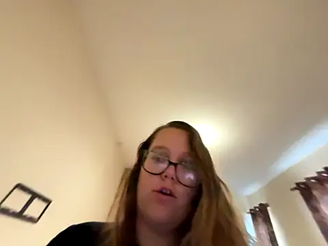 Scarletcum22 online show from October 28, 2025, 8:46 am