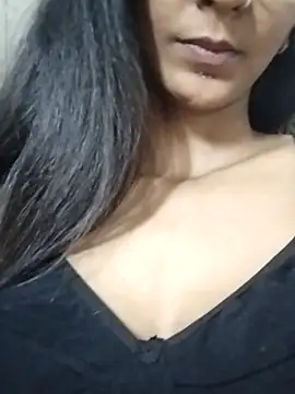 Snapshot of Aaliya_BigBoobs_1 chatting on December 2, 2025, 9:11 am Aaliya BigBoobs 1 online show from December 2, 2025, 9:11 am