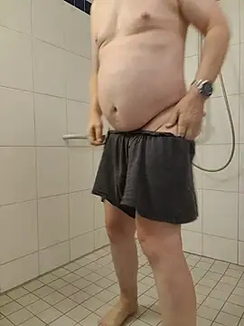 Snapshot of Benjin_2306 chatting on November 16, 2025, 10:31 am Benjin 2306 online show from November 16, 2025, 10:31 am