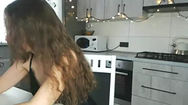 Snapshot of MilenaRossa chatting on October 29, 2025, 11:42 am MilenaRossa online show from October 29, 2025, 11:42 am