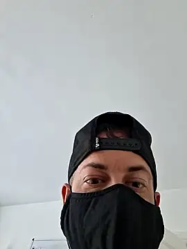 Imyourguy2025 online show from April 20, 2026, 11:24 am