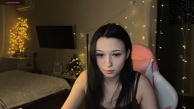 ella simons online show from January 13, 2026, 1:31 am