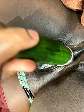 Isabelletra online show from November 26, 2025, 8:58 am