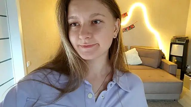 IwiDream online show from October 22, 2025, 5:29 am