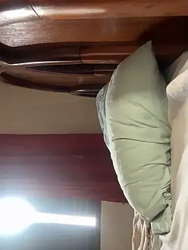 Snapshot of wellingtonmds chatting on October 23, 2025, 10:25 am wellingtonmds online show from October 23, 2025, 10:25 am