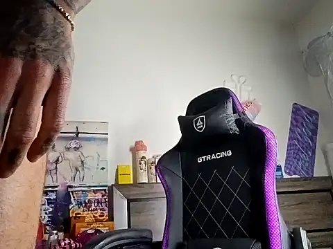 alphacloudGod online show from November 9, 2025, 4:00 pm