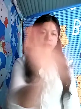 lisa-bae00 online show from April 16, 2026, 12:06 pm