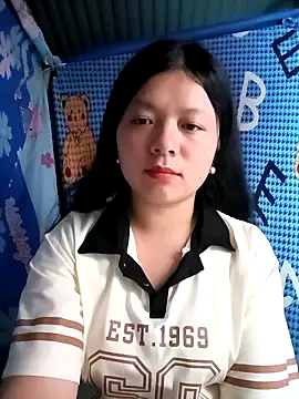 lisa-bae00 online show from April 10, 2026, 2:24 pm