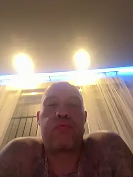 Snapshot of gitanoMad chatting on October 26, 2025, 1:06 am gitanoMad online show from October 26, 2025, 1:06 am