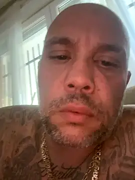 Snapshot of gitanoMad chatting on December 17, 2025, 10:31 am gitanoMad online show from December 17, 2025, 10:31 am