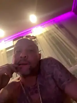 gitanoMad online show from April 4, 2026, 2:18 am