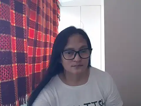 Kinkybela2025 online show from April 12, 2026, 5:22 am