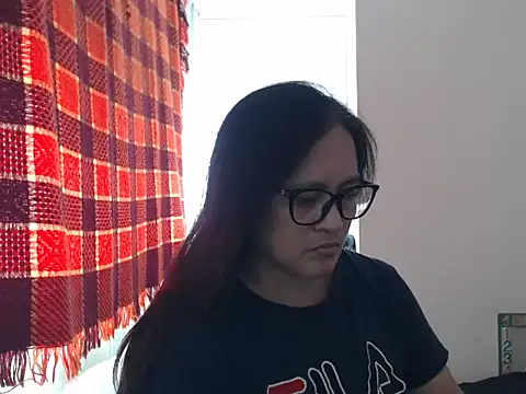 Kinkybela2025 online show from May 18, 2026, 12:33 am
