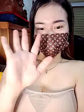 Snapshot of Family-Lovee chatting on November 16, 2025, 6:23 pm Family-Lovee online show from November 16, 2025, 6:23 pm