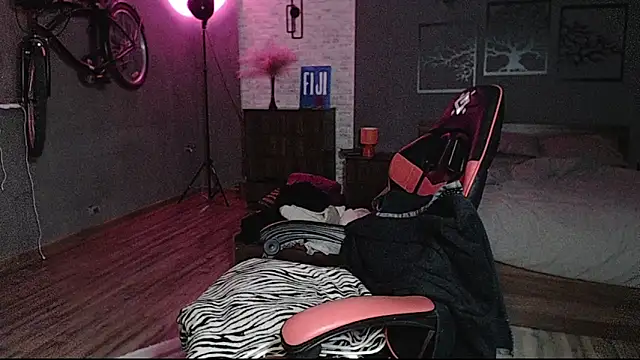 Snapshot of AuroraKeepFuck chatting on November 7, 2025, 12:26 am AuroraKeepFuck online show from November 7, 2025, 12:26 am