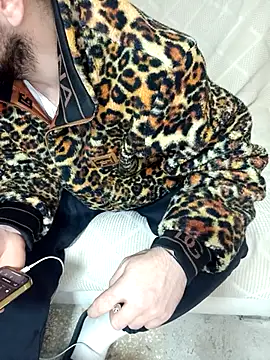 Snapshot of lazzzz09 chatting on November 15, 2025, 10:14 pm lazzzz09 online show from November 15, 2025, 10:14 pm