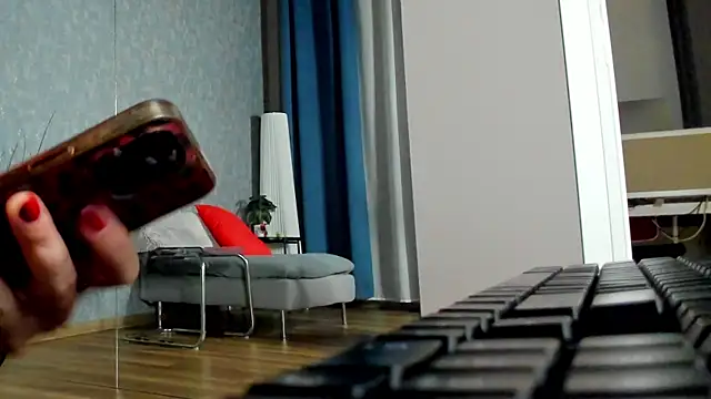 Snapshot of KarinaSparks chatting on December 14, 2025, 6:02 pm KarinaSparks online show from December 14, 2025, 6:02 pm