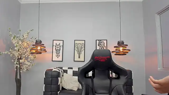 Snapshot of Bianca_Millf chatting on November 6, 2025, 3:21 am Bianca Millf online show from November 6, 2025, 3:21 am