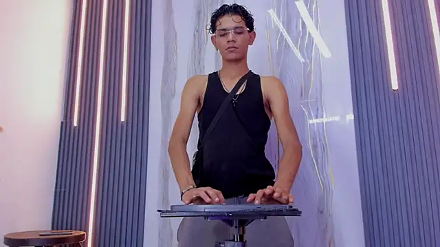 Snapshot of Sex_Boy_33_ chatting on November 2, 2025, 9:20 pm Sex Boy 33 online show from November 2, 2025, 9:20 pm