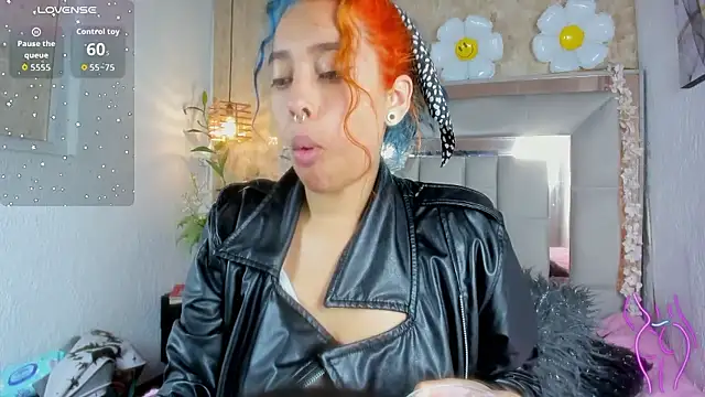 Cristall ravven online show from December 3, 2025, 2:27 pm