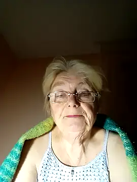 AmyLove353 online show from November 7, 2025, 4:17 am