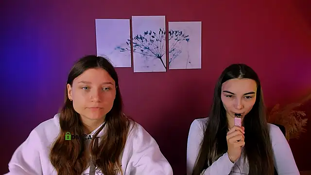 kira light   online show from October 27, 2025, 9:32 am