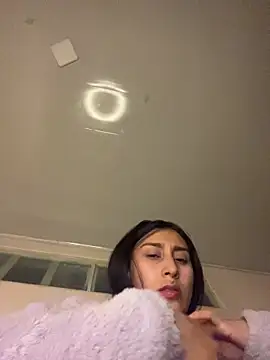 Violeet-Smith online show from November 26, 2025, 7:08 am