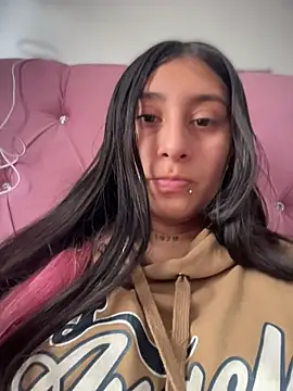 Violeet-Smith online show from March 20, 2026, 1:23 pm