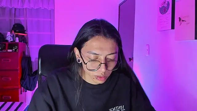 Snapshot of _Astrea_ chatting on March 2, 2026, 2:01 am Astrea online show from March 2, 2026, 2:01 am