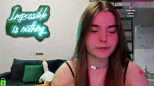 Snapshot of MiraaBloom chatting on November 4, 2025, 2:21 pm MiraaBloom online show from November 4, 2025, 2:21 pm