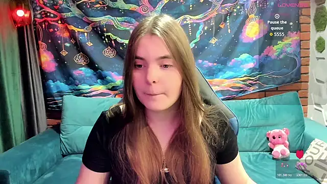 Snapshot of MiraaBloom chatting on December 4, 2025, 2:05 pm MiraaBloom online show from December 4, 2025, 2:05 pm