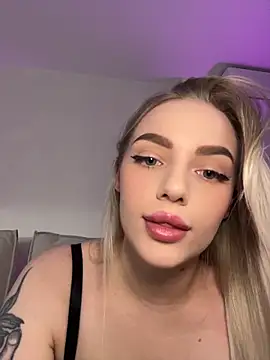 HugeBoobsAlice online show from May 29, 2026, 6:52 am