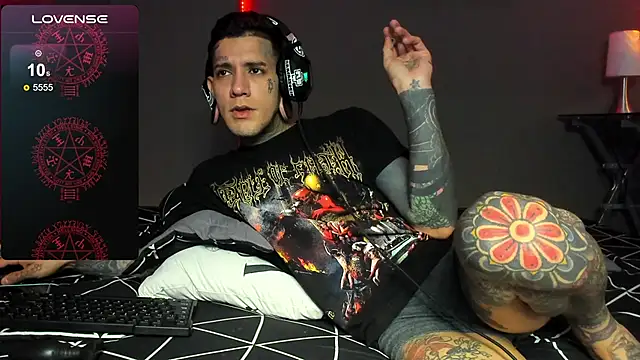 cleoo jhonny online show from April 2, 2026, 3:02 am