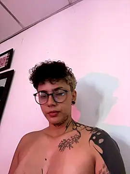 Abby Evanns1 online show from November 28, 2025, 2:06 pm