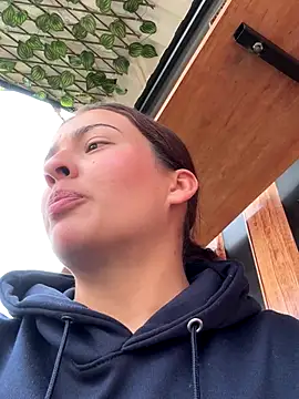 Talia Bonet online show from October 29, 2025, 3:33 pm